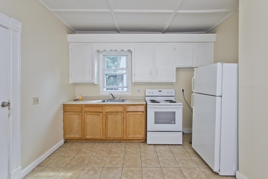 61 Euclid Avenue Springfield, MA 01108 - Photo 17 of 42 Gallery Image 17