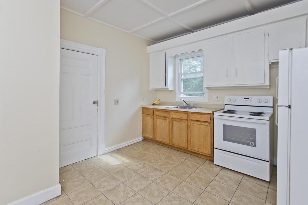 61 Euclid Avenue Springfield, MA 01108 - Photo 18 of 42 Gallery Image 18