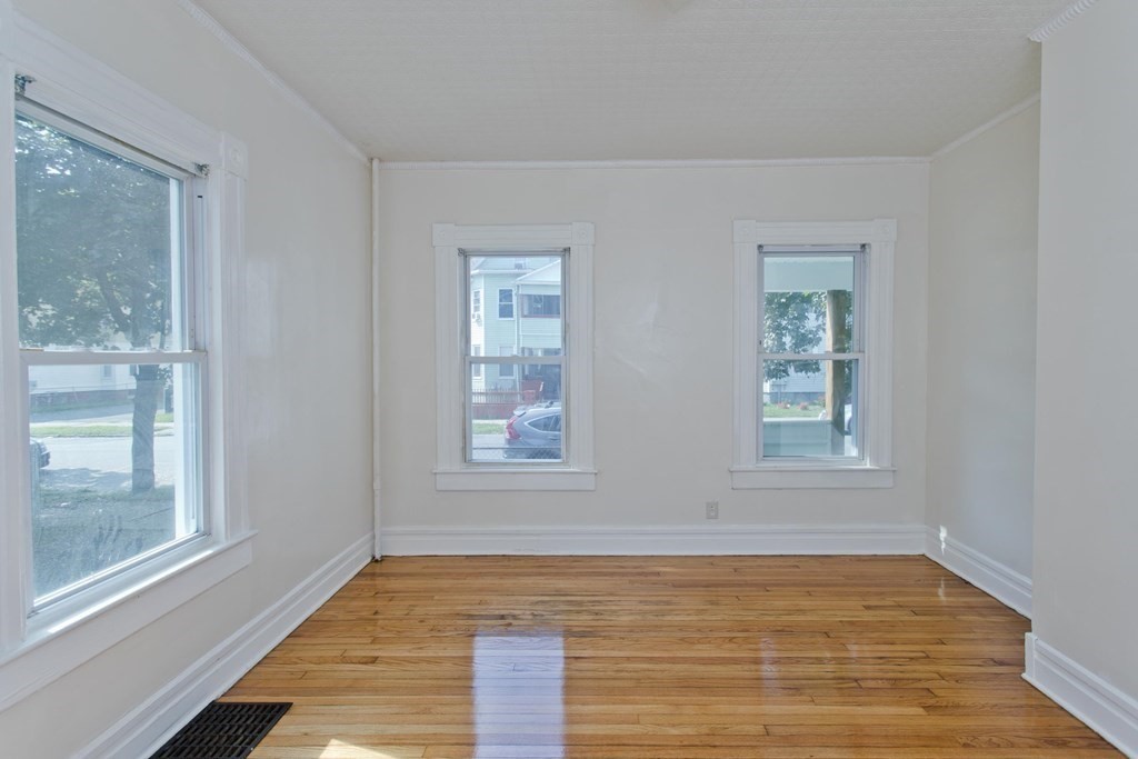 61 Euclid Avenue Springfield, MA 01108 - Photo 8 of 42 Gallery Image 8