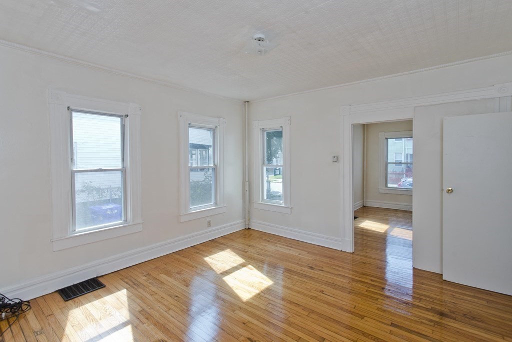 61 Euclid Avenue Springfield, MA 01108 - Photo 10 of 42 Gallery Image 10