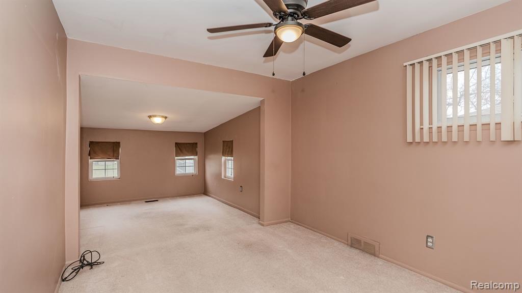 1295 Columbia Road Berkley, MI 48072 - Photo 20 of 53