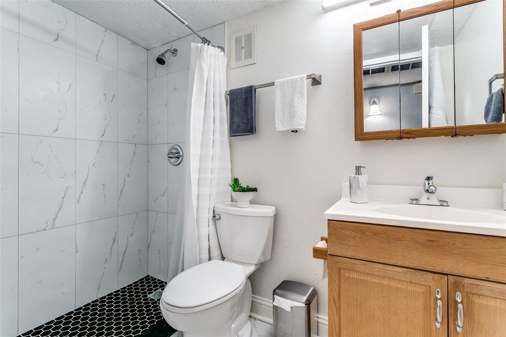 2001 Embassy Way Carrollton, TX 75006 - Photo 12 of 12