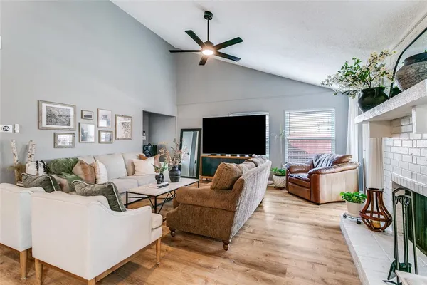 $2,100 | 2001 Embassy Way, Carrollton, TX 75006