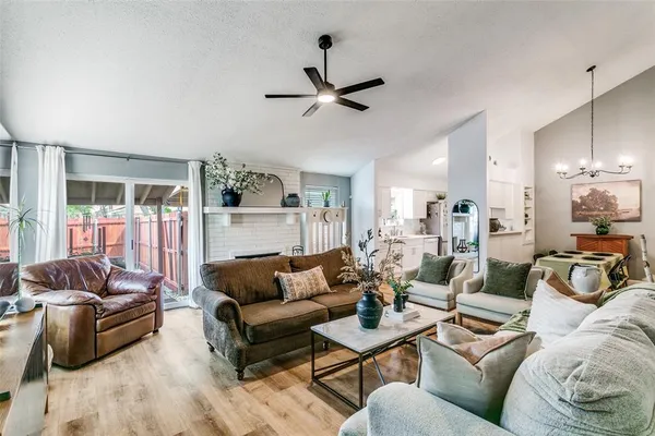 $2,100 | 2001 Embassy Way, Carrollton, TX 75006