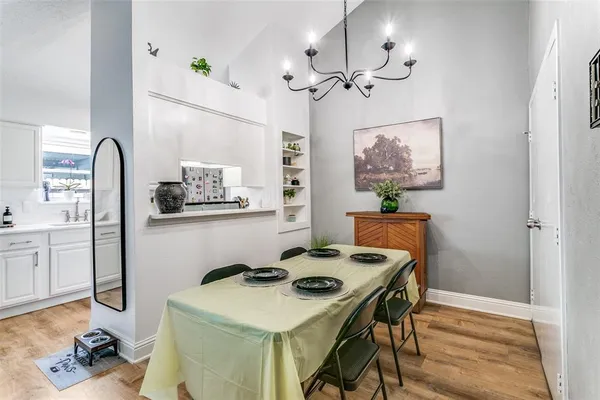 $2,100 | 2001 Embassy Way, Carrollton, TX 75006