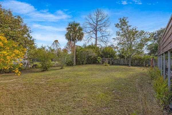 $307,500 | 101 Palmland Avenue, Satsuma, FL 32189