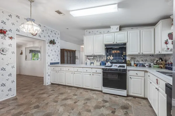 $307,500 | 101 Palmland Avenue, Satsuma, FL 32189