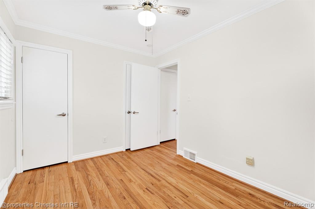 26605 Rialto Street Madison Heights, MI 48071 - Photo 21 of 37