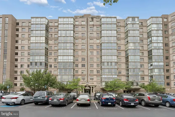 $334,990 | 19355 Cypress Ridge Terrace, Unit 314, Leesburg, VA 20176