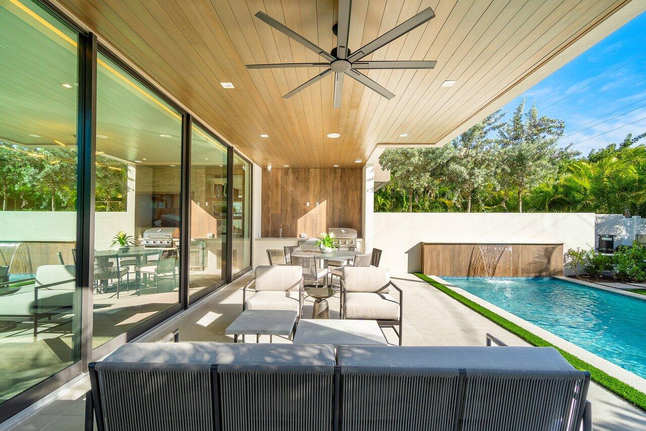 130 Northeast Wavecrest Way Boca Raton, FL 33432 - Photo 39 of 63 Previously Decorated Model