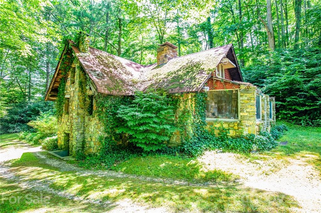 71 Smith Cove Road Candler, NC 28715 - Photo 4 of 43 Gallery Image 4