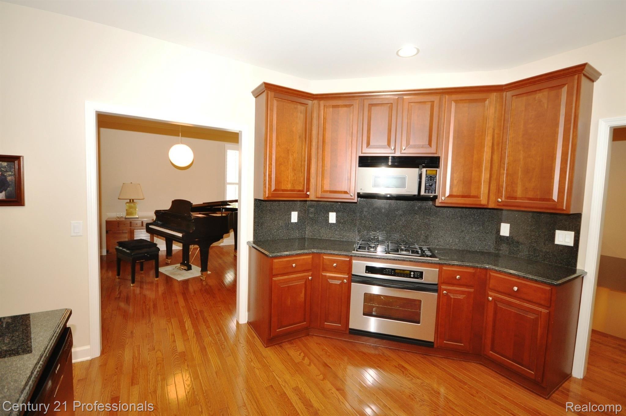 3669 Tremonte Circle, Unit 79 Rochester, MI 48306 - Photo 17 of 37 15-3669 Tremonte.JPG