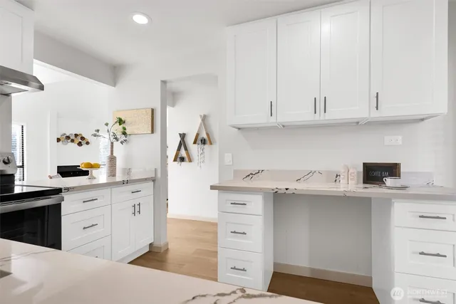 $715,000 | 10218 Northeast 16th Street, Unit Q7, Bellevue, WA 98004