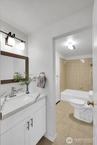 $715,000 | 10218 Northeast 16th Street, Unit Q7, Bellevue, WA 98004