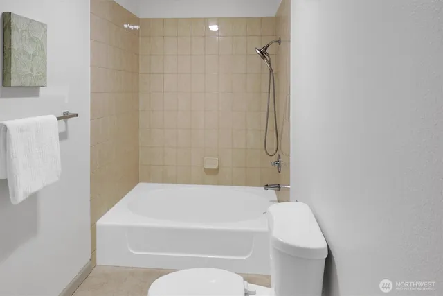 $715,000 | 10218 Northeast 16th Street, Unit Q7, Bellevue, WA 98004