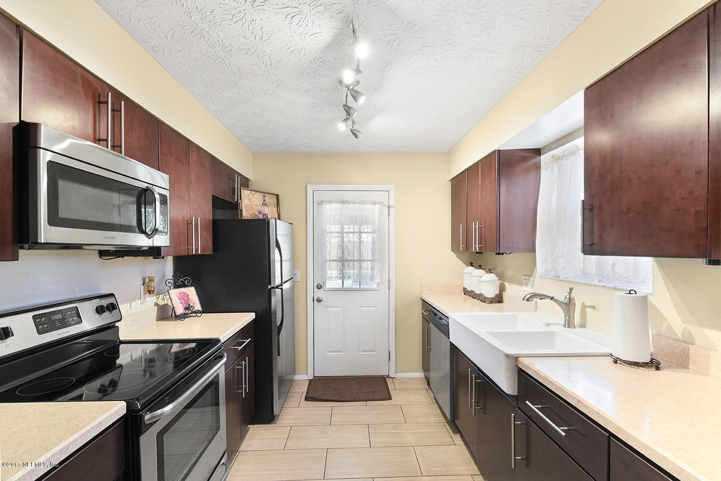 1060 Stokes Street Jacksonville, FL 32221 - Photo 4 of 22 1060 Stokes_007_WEB