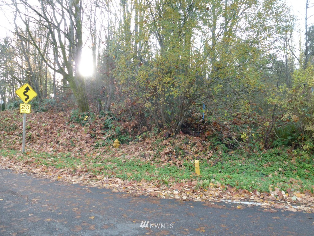 -xxx South Castle Way Bothell, WA 98021 - Photo 2 of 3