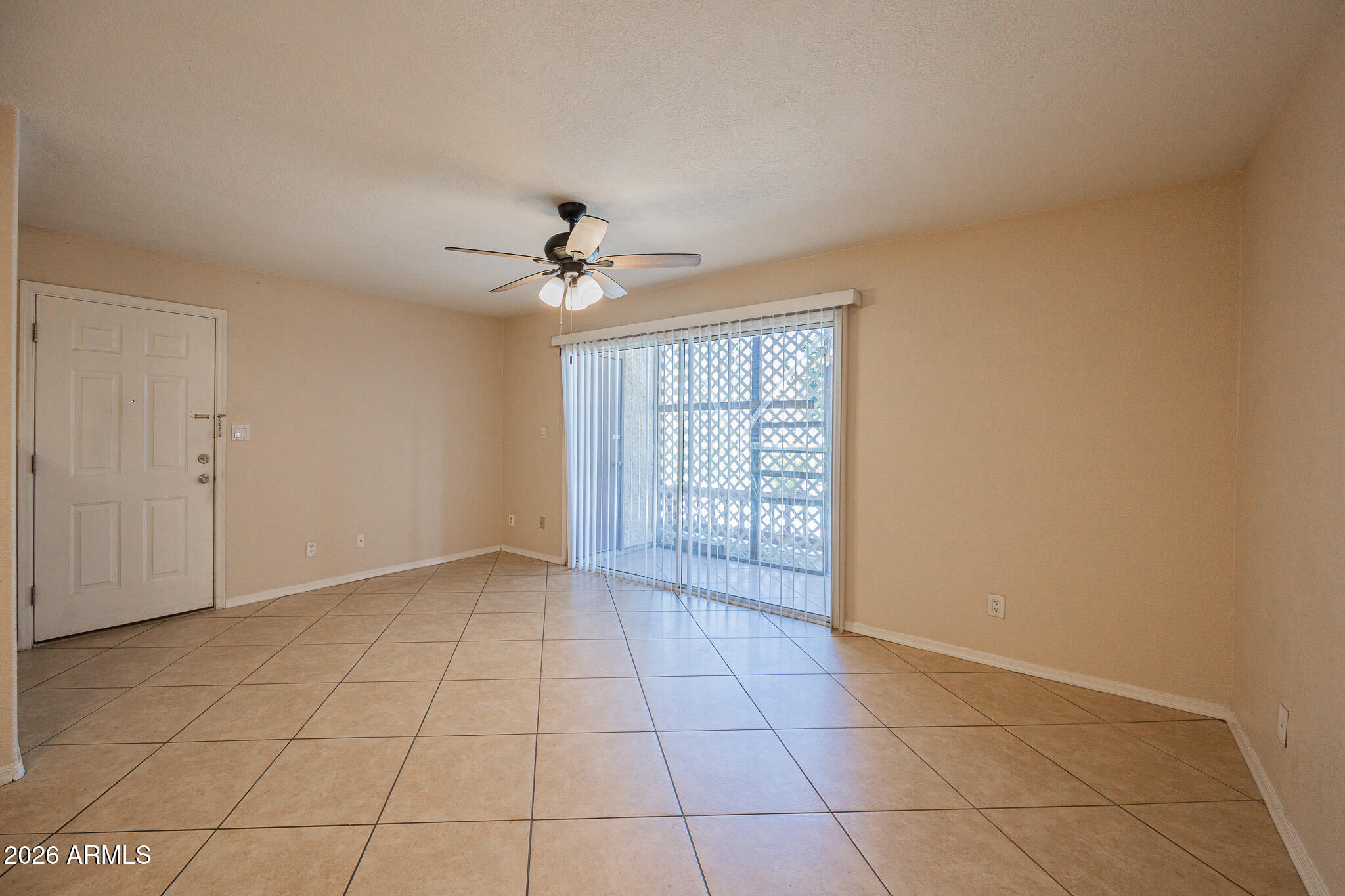 2121 West Royal Palm Road, Unit 1016 Phoenix, AZ 85021 - Photo 8 of 24 B33A2268