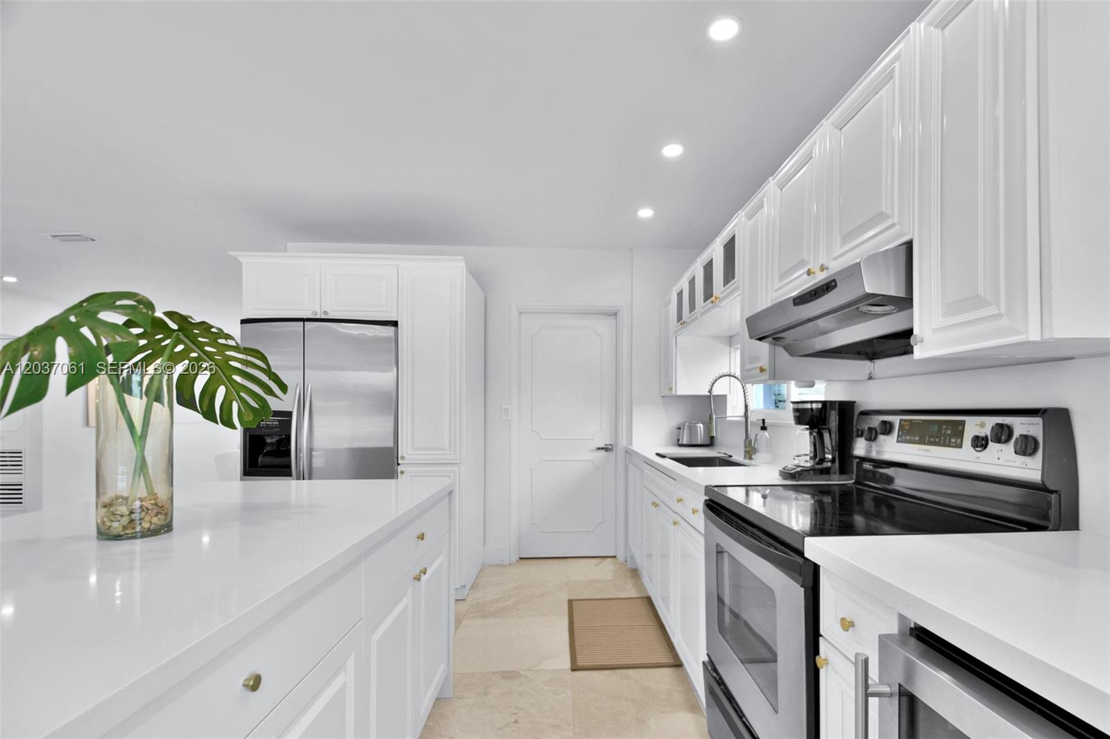 2195 Southwest 25th Terrace Miami, FL 33133 - Photo 49 of 86