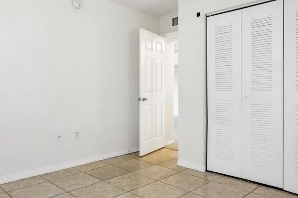 $2,700 | 5065 Wiles Road, Unit 307, Coconut Creek, FL 33073