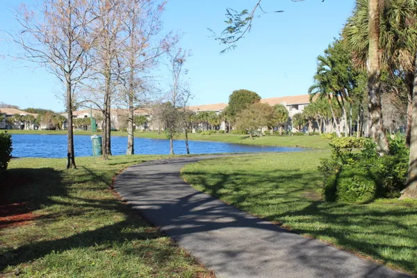 $2,700 | 5065 Wiles Road, Unit 307, Coconut Creek, FL 33073