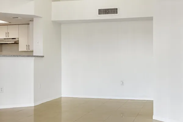 $2,700 | 5065 Wiles Road, Unit 307, Coconut Creek, FL 33073