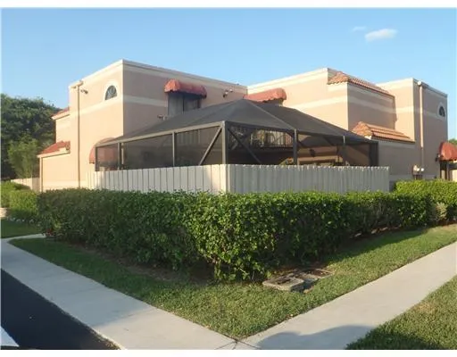$2,400 | 6134 Seven Springs Boulevard, Unit 40D, Greenacres, FL 33463