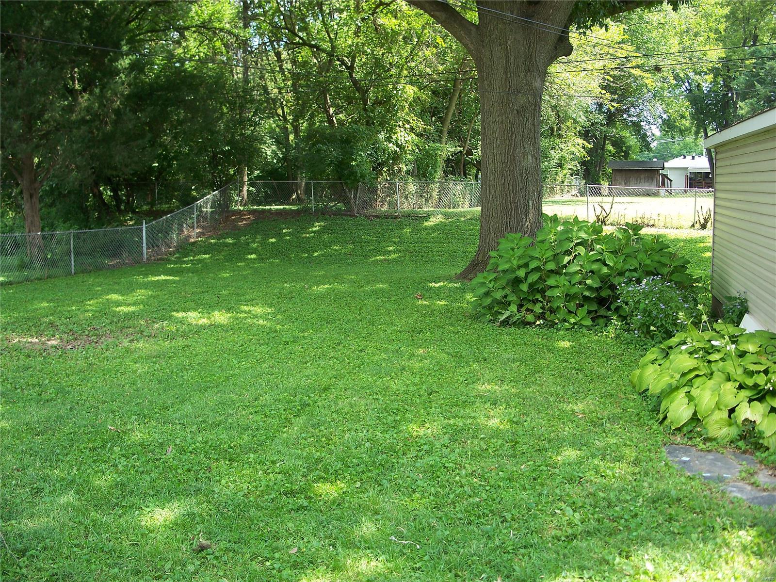 305 Derhake Road Florissant, MO 63031 - Photo 15 of 18 Gallery Image 15