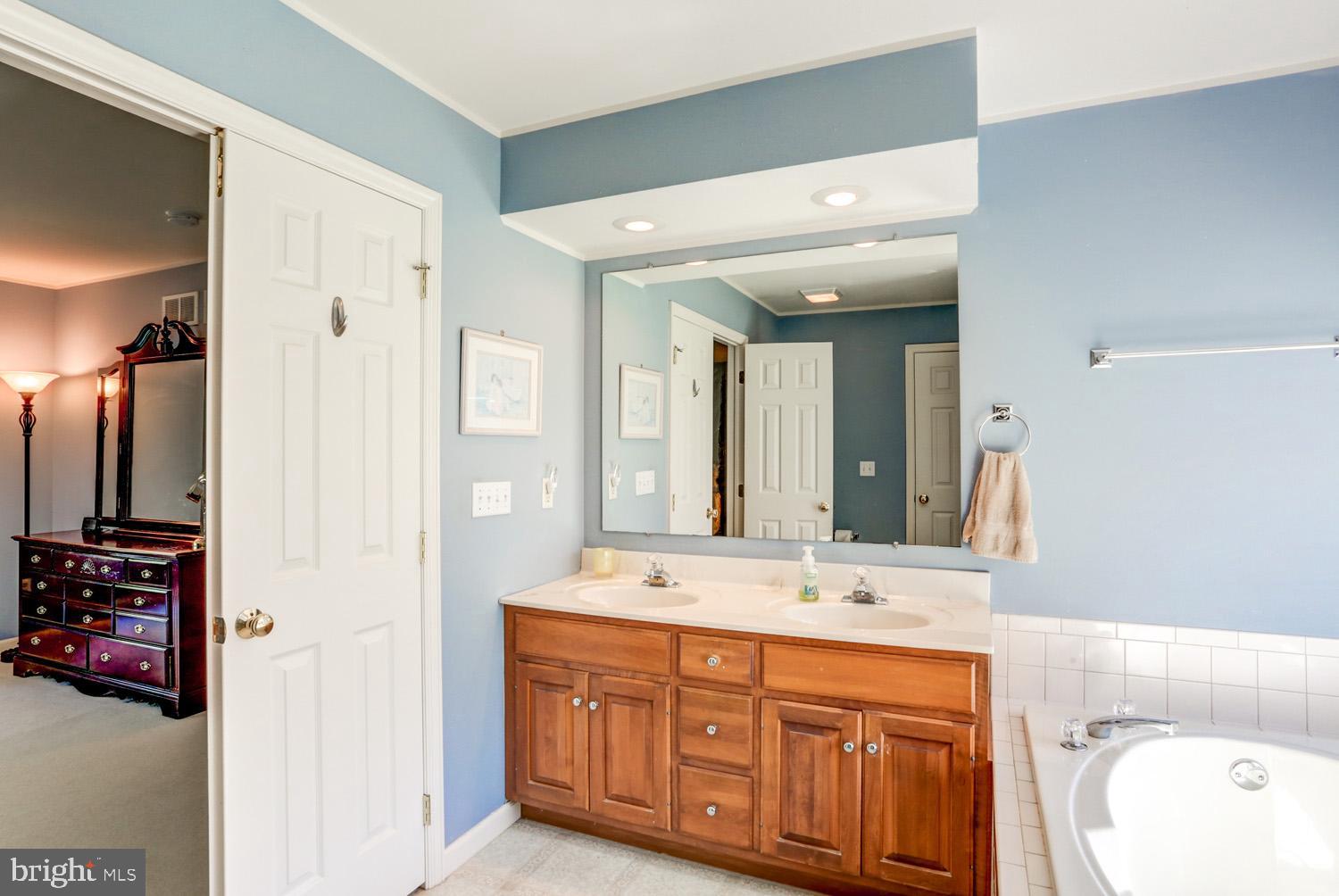 2158 Meadow Ridge Drive Lancaster, PA 17601 - Photo 27 of 38 Gallery Image 27