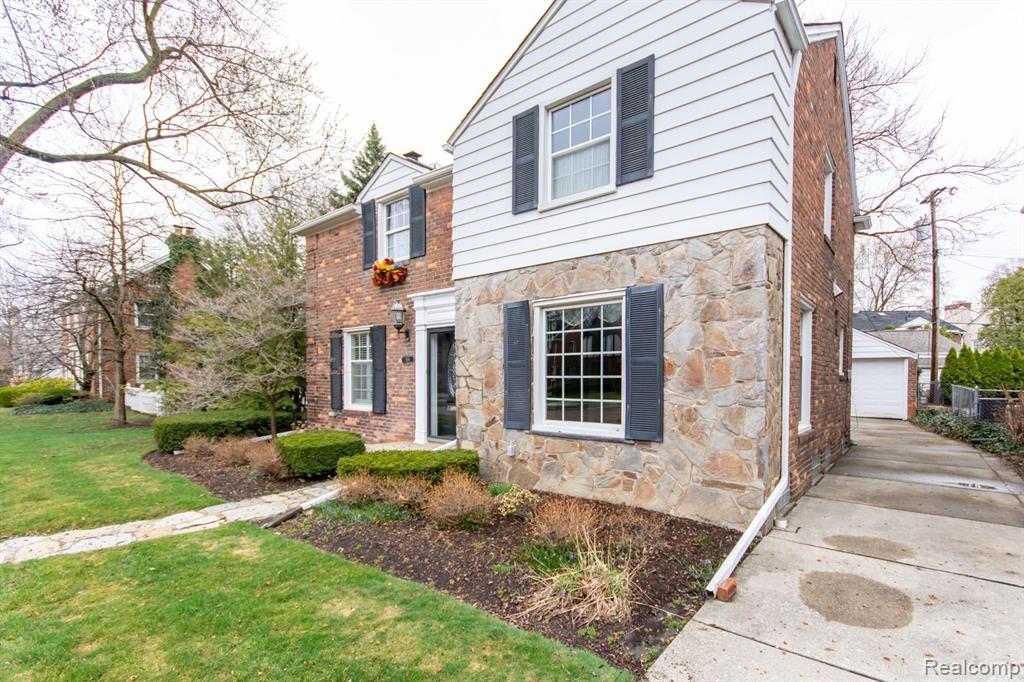 268 McMillan Road Grosse Pointe Farms, MI 48236 - Photo 2 of 25