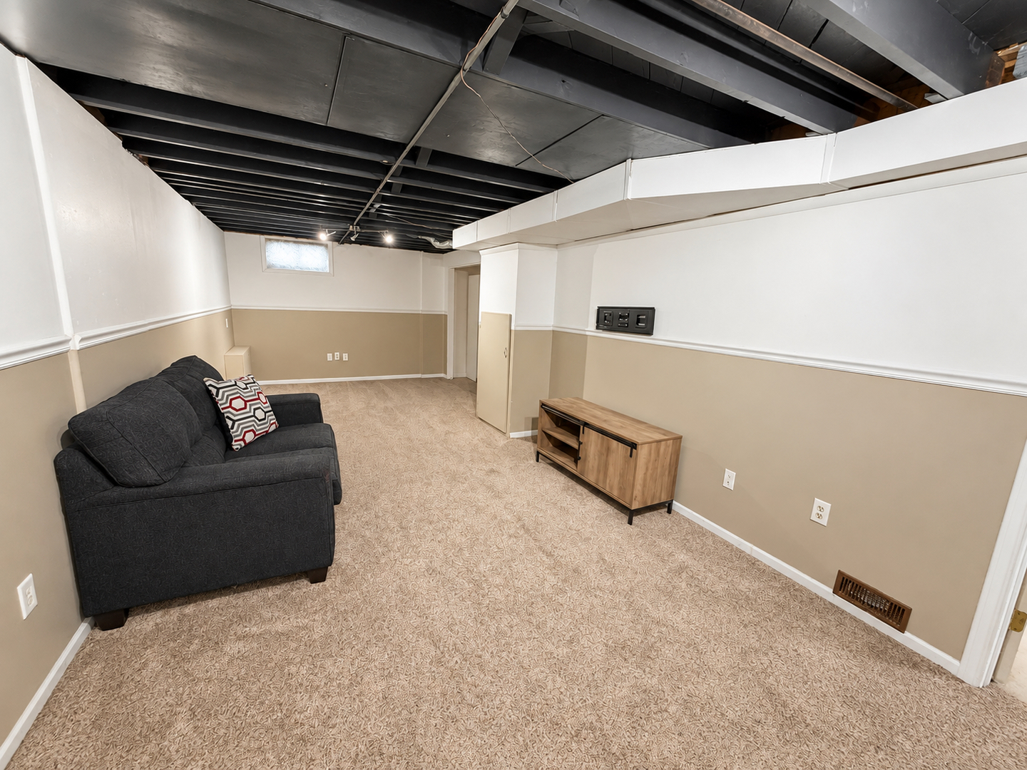 1818 Nebraska Road Rockford, IL 61108 - Photo 19 of 28 Gallery Image 19