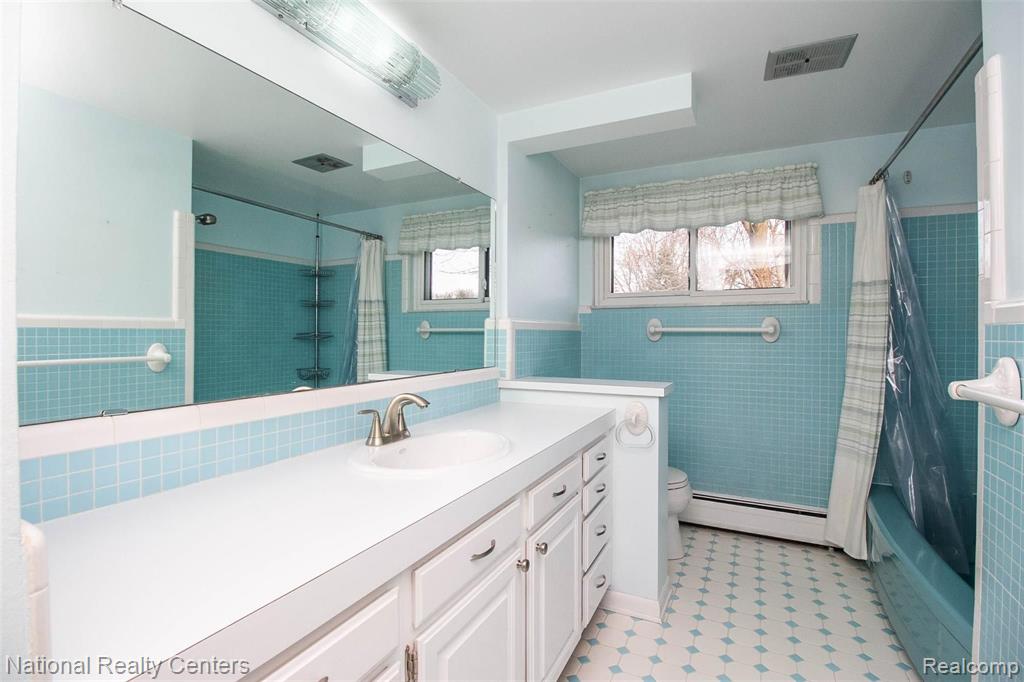 187 Old Perch Road Rochester Hills, MI 48309 - Photo 16 of 35