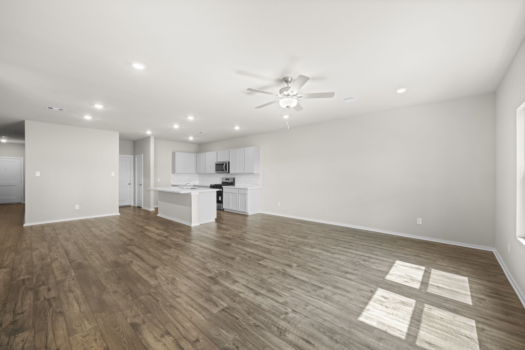 3502 Atlas Pt Lane Angleton, TX 77515 - Photo 9 of 23