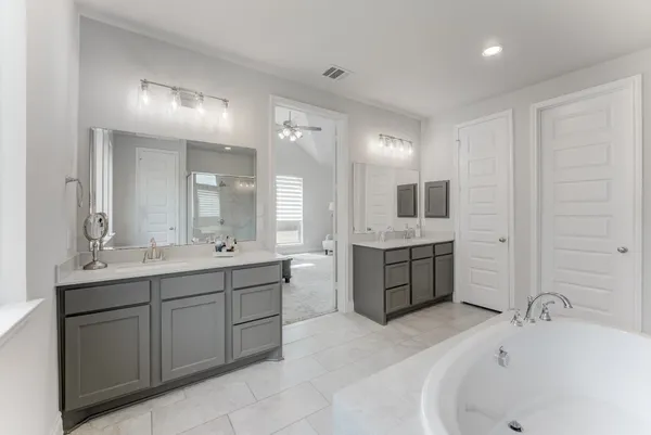 $565,000 | 6907 Pondhawk Drive, Katy, TX 77493