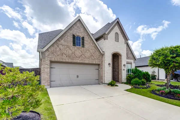 $565,000 | 6907 Pondhawk Drive, Katy, TX 77493
