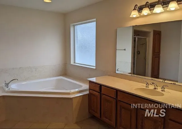 $725,000 | 2047 East 2975 South, Wendell, ID 83355