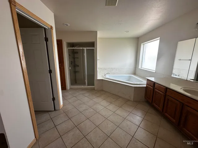 $725,000 | 2047 East 2975 South, Wendell, ID 83355