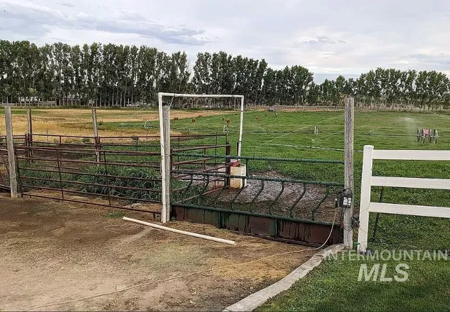 $725,000 | 2047 East 2975 South, Wendell, ID 83355