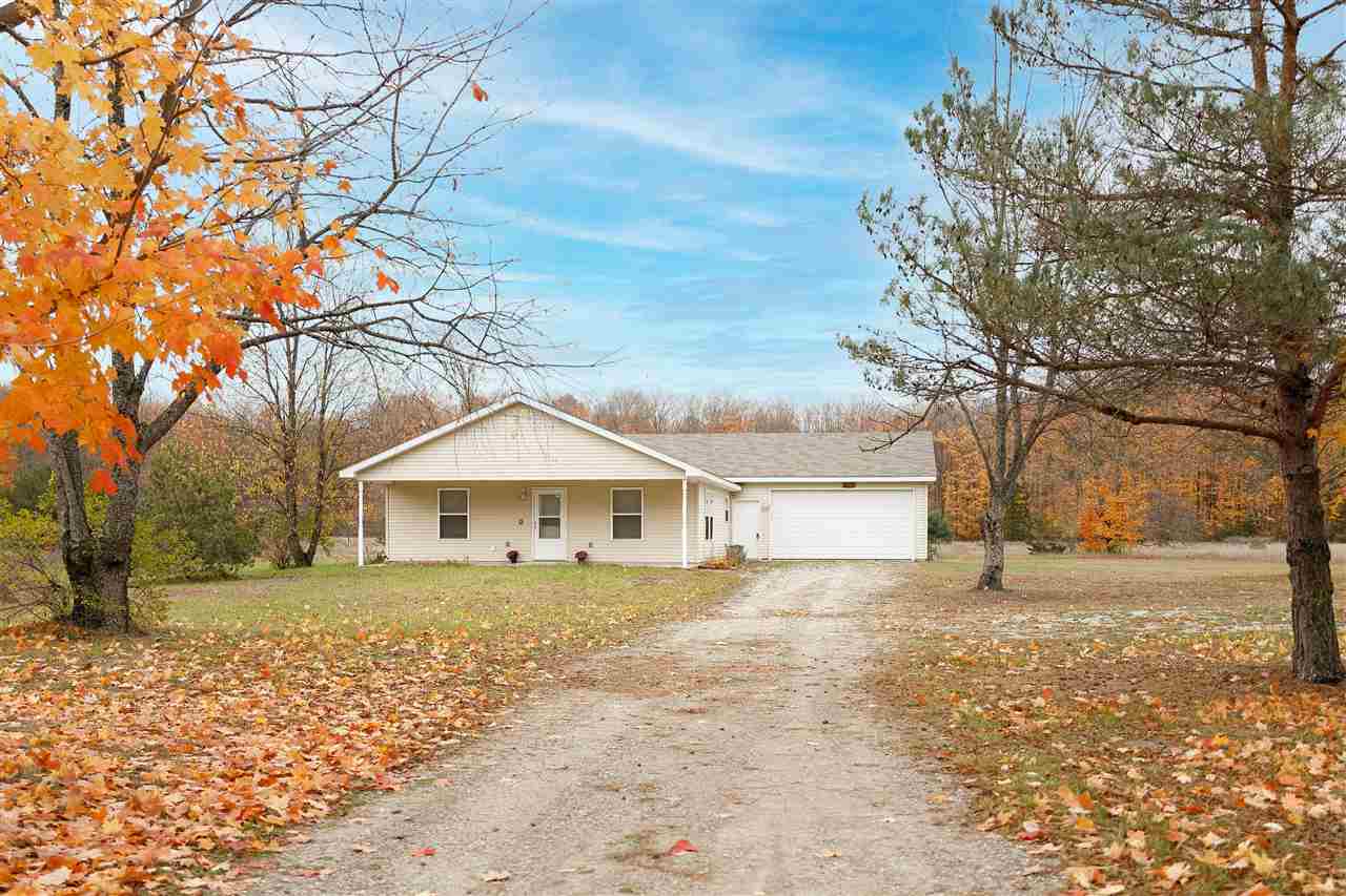 233 South Weldon Road Beulah, MI 49617 - Photo 2 of 33 1881249-1.JPG