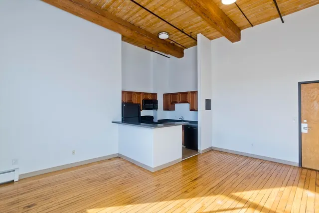 $1,820 | 45 Willow Street, Unit 1, Springfield, MA 01103