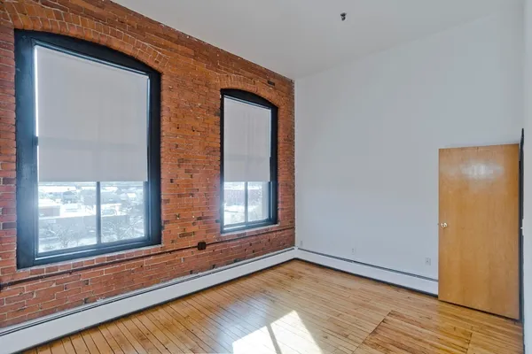 $1,820 | 45 Willow Street, Unit 1, Springfield, MA 01103