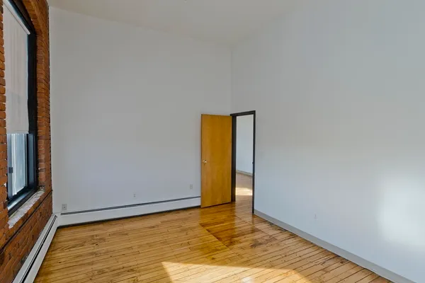 $1,820 | 45 Willow Street, Unit 1, Springfield, MA 01103