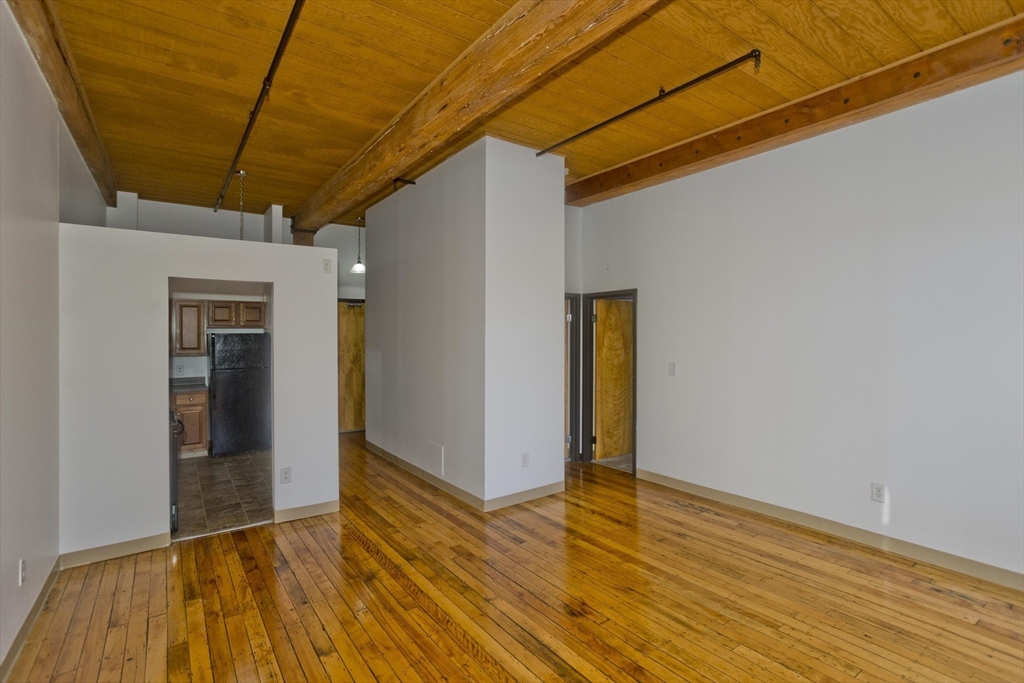 45 Willow Street, Unit 1 Springfield, MA 01103 - Photo 17 of 31