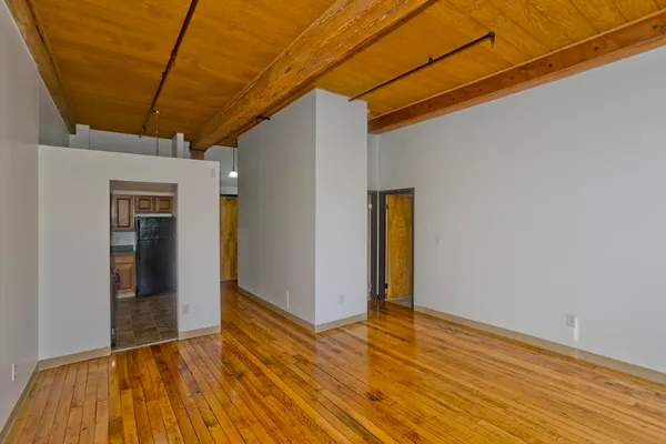 $1,820 | 45 Willow Street, Unit 1, Springfield, MA 01103