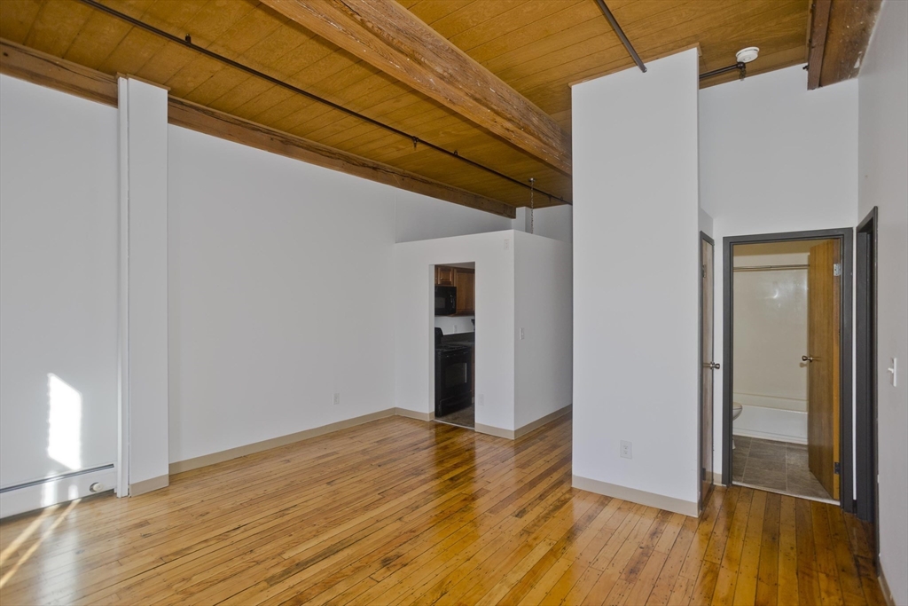 45 Willow Street, Unit 1 Springfield, MA 01103 - Photo 18 of 31