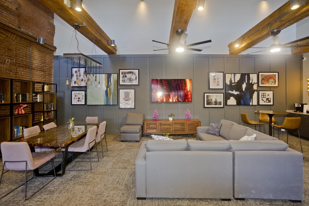 45 Willow Street, Unit 1 Springfield, MA 01103 - Photo 27 of 31