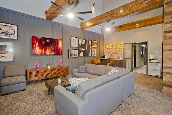 $1,820 | 45 Willow Street, Unit 1, Springfield, MA 01103