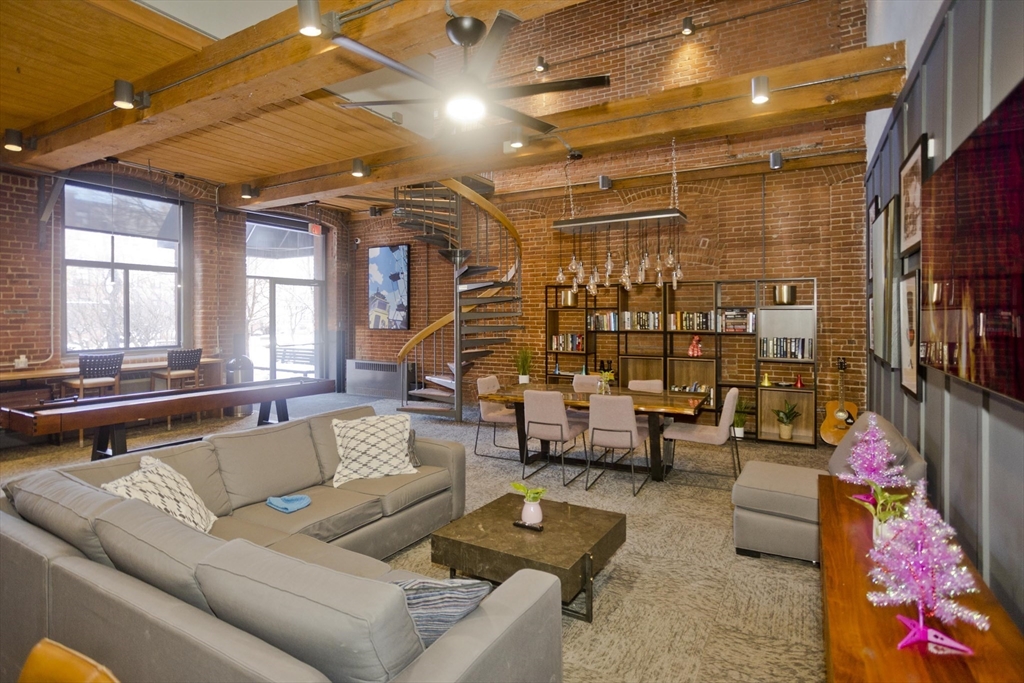 45 Willow Street, Unit 1 Springfield, MA 01103 - Photo 30 of 31