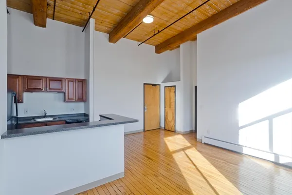 $1,820 | 45 Willow Street, Unit 1, Springfield, MA 01103