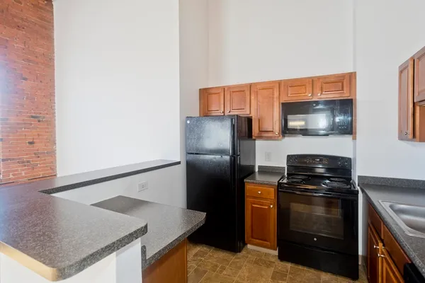 $1,820 | 45 Willow Street, Unit 1, Springfield, MA 01103